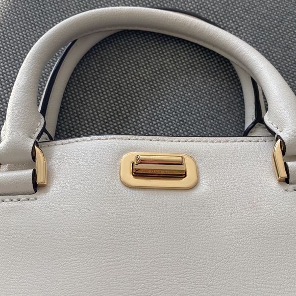 Micheal Kors Bag - Picture 3 of 7